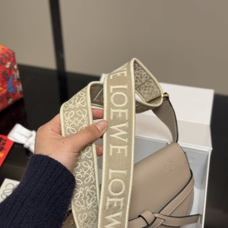 ロエベ ゲート デュアル 30 代/ 40 代 ショルダー バッグ 斜 めがけ ハイ ブランド loewe ショルダー バッグ ミニ ショルダー バッグ 人気 ブランド 流行り廃り の ない ブランド バッグ