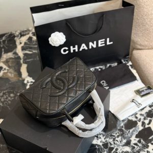 シャネル ハンドバッグ キャビア スキン chanel トート バッグ 黒 女性 バッグ 人気 40 代 ハイ ブランド バッグ ブランド レディース カバン 人気