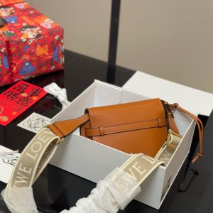 ロエベ ゲート デュアル 30 代/ 40 代 ショルダー バッグ 斜 めがけ ハイ ブランド loewe ショルダー バッグ ミニ ショルダー バッグ 人気 ブランド 流行り廃り の ない ブランド バッグ