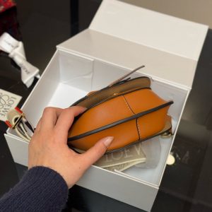 ロエベ ゲート デュアル 30 代/ 40 代 ショルダー バッグ 斜 めがけ ハイ ブランド loewe ショルダー バッグ ミニ ショルダー バッグ 人気 ブランド 流行り廃り の ない ブランド バッグ