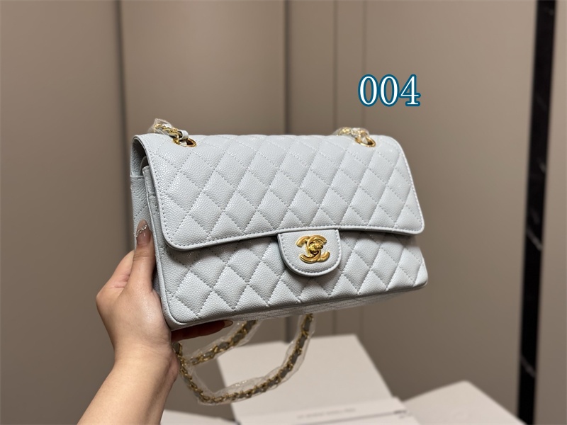 シャネル バッグ コピー chanel マトラッセ ショルダー バッグ チェーン 黒 白 カバン ブランド レディース 鞄 人気 ゴールドロゴ付き