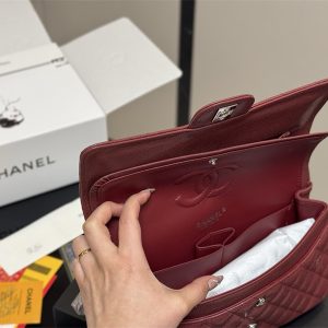 シャネル バッグ コピー chanel マトラッセ ショルダー バッグ チェーン 黒 白 カバン ブランド レディース 鞄 人気 ゴールドロゴ付き