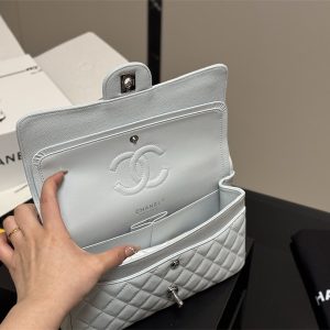 シャネル バッグ コピー chanel マトラッセ ショルダー バッグ チェーン 黒 白 カバン ブランド レディース 鞄 人気 ゴールドロゴ付き