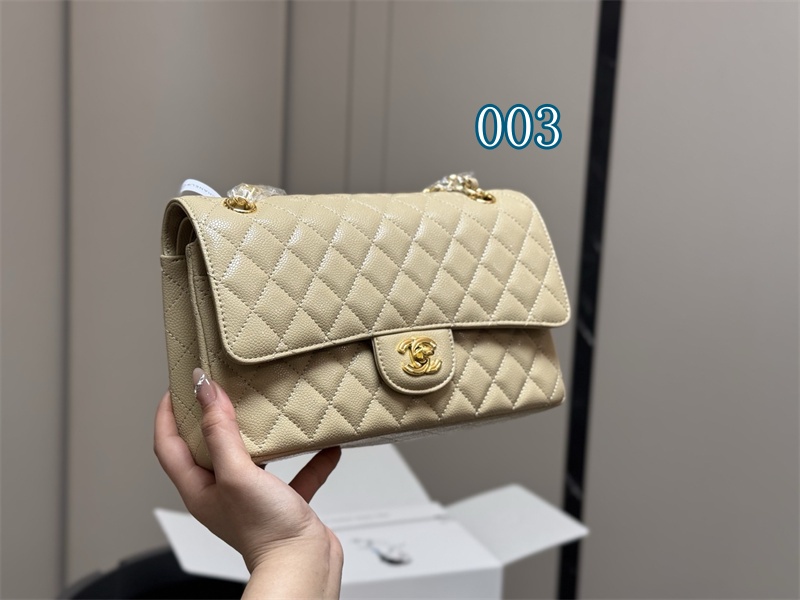 シャネル バッグ コピー chanel マトラッセ ショルダー バッグ チェーン 黒 白 カバン ブランド レディース 鞄 人気 ゴールドロゴ付き