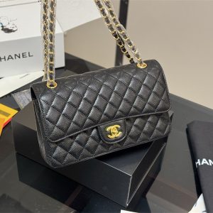 シャネル バッグ コピー chanel マトラッセ ショルダー バッグ チェーン 黒 白 カバン ブランド レディース 鞄 人気 ゴールドロゴ付き