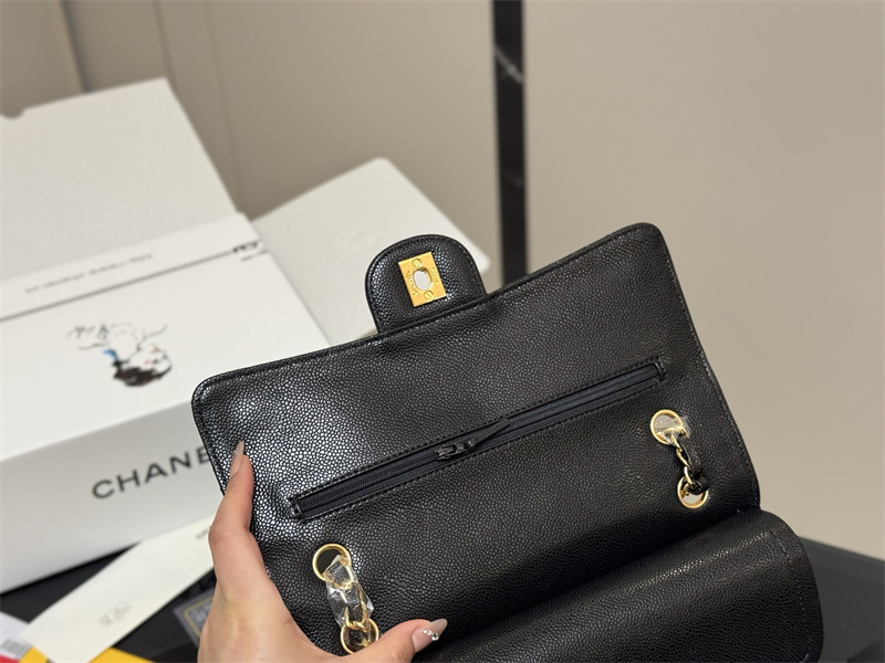 シャネル バッグ コピー chanel マトラッセ ショルダー バッグ チェーン 黒 白 カバン ブランド レディース 鞄 人気 ゴールドロゴ付き