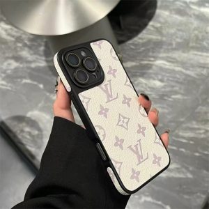 ルイ ヴィトン スマホケース エンボス vuitton 風 iphone17 ケース iphone17pro ケース 新作レザー ブランド iphone16/15/14 ケース メンズ ハイ ブランド スマホケース 「カメラレンズフィルム付き」 ルイ ヴィトン スマホケース エンボス vuitton 風 iphone17 ケース iphone17pro ケース 新作レザー ブランド iphone16/15/14 ケース メンズ ハイ ブランド スマホケース 「カメラレンズフィルム付き」