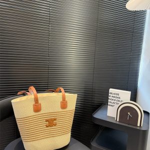 セリーヌ 編みバッグ+編み帽子 セット 夏 新作 組み合わせ celine かご バッグ 編み込み ショルダーバッグ レザー ショッピングバッグ おしゃれ ハンドバッグ セリーヌ 編みバッグ+編み帽子 セット 夏 新作 組み合わせ celine かご バッグ 編み込み ショルダーバッグ レザー ショッピングバッグ おしゃれ ハンドバッグ