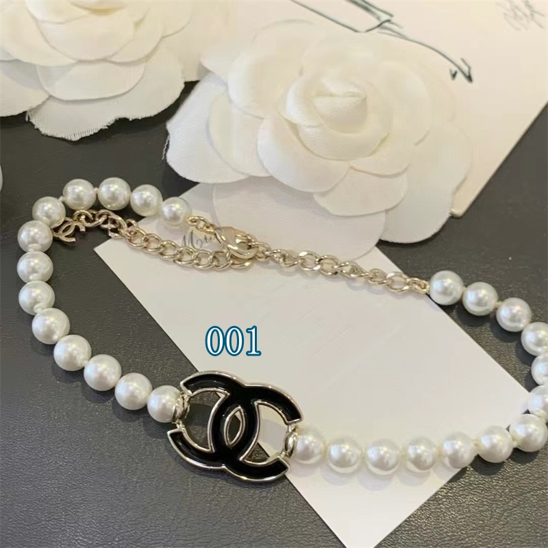 CHANEL】眠っていたアクセサリーが5倍輝く！CHANELのホリデー