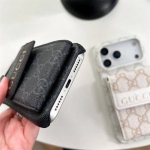 gucci スマホケース iphone17 グッチ iphone ケース 背面 収納 アイフォン 17プロ ケース ハイ ブランド iphone16/16promax ケース カード ケース 付き ブランド スマホケース 流行り
