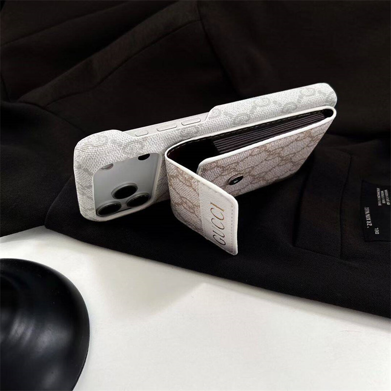 【ギフトにも♡】お洒落さんが持ってる「ルイヴィトン(Louis Vuitton)、グッチ(gucci)iPhoneケース」。 【ギフトにも♡】お洒落さんが持ってる「ルイヴィトン(Louis Vuitton)、グッチ(gucci)iPhoneケース」。