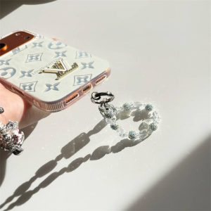 ヴィトン iphone ケース ストラップ付き iphoneケース ブランド ルイ ヴィトン スマホケース 17/17pro ホワイト iphone16/16pro/15ケース 人気女子 ヴィトン iphone ケース ストラップ付き iphoneケース ブランド ルイ ヴィトン スマホケース 17/17pro ホワイト iphone16/16pro/15ケース 人気女子