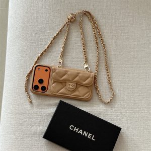 スマホ ショルダー シャネル 風 Chanel iphoneケース 17/17pro スマホケース 斜 めがけ ハイブランド iPhone16/16promaxケース ショルダー 人気ランキング iPhone15plus/14plusケース ブランド 女性 40代/30代