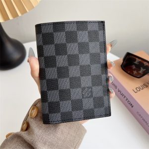 パスポート ケース ハイ ブランド ルイ ヴィトン パスポート ケース チケット も 入る パスポート ケース ブランド メンズ/レディース パスポート ケース おすすめ