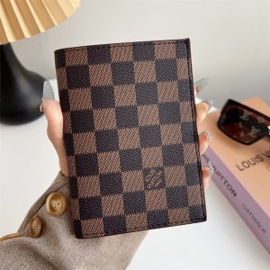 パスポート ケース ハイ ブランド ルイ ヴィトン パスポート ケース チケット も 入る パスポート ケース ブランド メンズ/レディース パスポート ケース おすすめ