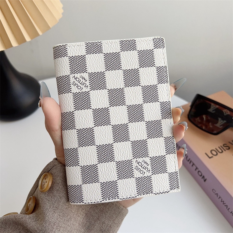 パスポート ケース ハイ ブランド ルイ ヴィトン パスポート ケース チケット も 入る パスポート ケース ブランド メンズ/レディース パスポート ケース おすすめ