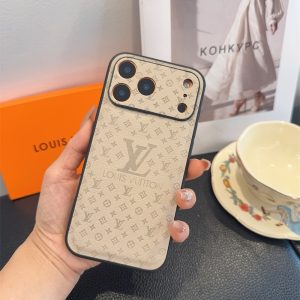 ヴィトン iphone17/17pro ケース 型 押し ルイ ヴィトン 携帯ケース iphone17 プロ マックス ケース ハイ ブランド スマホケース お 揃い iphone16/16proケース ブランド コピー