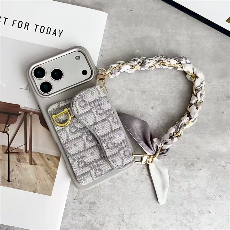 大人の品格を纏う。DIOR（ディオール）iPhoneケースで叶える洗練された手元スタイル。