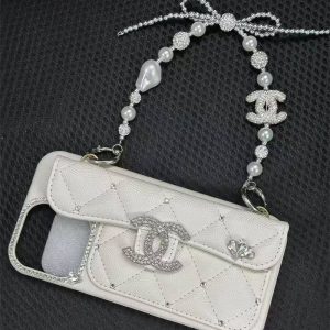 シャネル iphone ケース デコ iphoneケース ハイブランド 女子 chanel スマホ ケース パール チェーン 付き iphoneケース デコ ブランド iphone ケース 芸能人 愛用