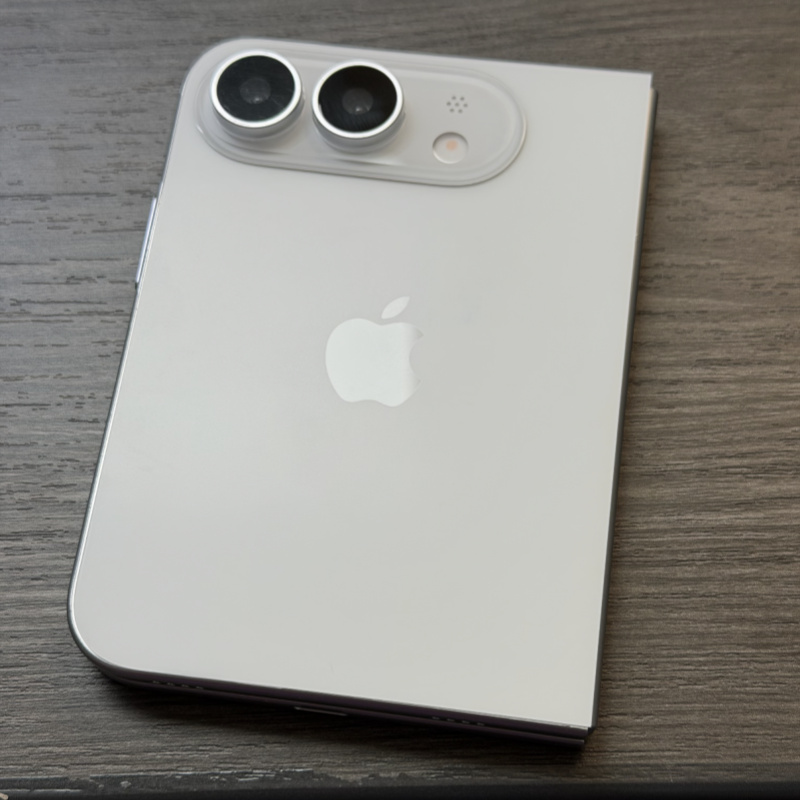 【2026年最新噂まとめ】ついに登場！？「折りたたみiPhone（iPhone Fold/Ultra）」の噂・スペック・価格予測。